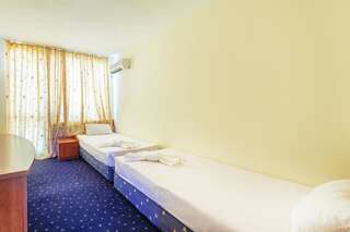 Отель Hotel Chernomorets Черноморец Двухместный номер эконом-класса с 2 отдельными кроватями - Первый этаж-3